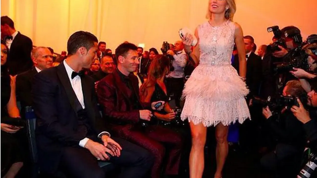 Pesepakbola Wanita Ini Girang Bertemu Idolanya di Ballon d'Or