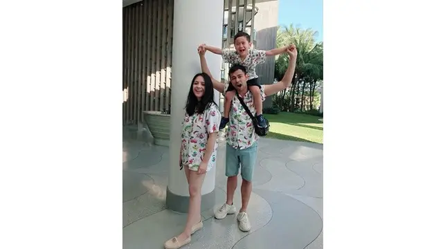 7 Gaya Nagita Slavina Saat Berlibur di Bali, Tetap Memesona