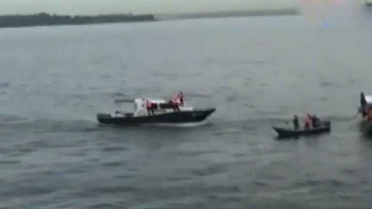 Evakuasi Korban Kapal TKI