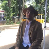 Beberapa hari belakangan muncul pemberitaan tentang Gary Iskak yang terbaring lemah di rumah sakit. Banyak yang bertanya-tanya tentang penyakit yang diidapnya sekarang ini.  (Instagram/iskak_gary)