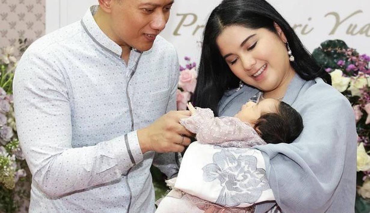 Annisa Pohan dan AHY begitu antusias ketika bertemu sang keponakan, Baby Alisha yang usianya baru 1 bulan.(instagram.com/annisayudhoyono)
