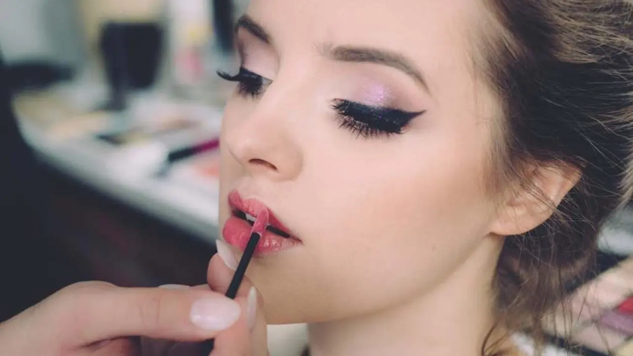 Tren Makeup NYFW 2018 yang Bisa Dijadikan Makeup Andalanmu