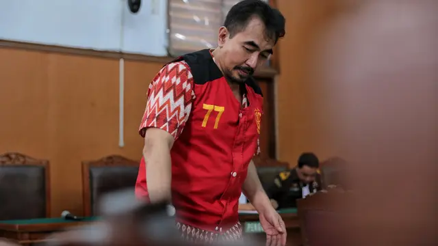 [Bintang] Gatot Brajamusti