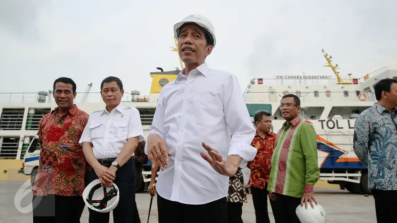 20151211-Presiden Sambut Kapal Pengangkut Ternak KM Camara Nusantara I