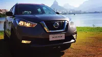 Nissan Kicks, adik dari Nissan Juke, akhirnya menampakkan diri di Brasil, setelah pertama kali diperkenalkan dua tahun lalu. 