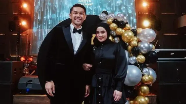 Usai Putus dari Susan Sameh, Ini 6 Potret Pebulutangkis Fajar Alfian dan Pacar Baru