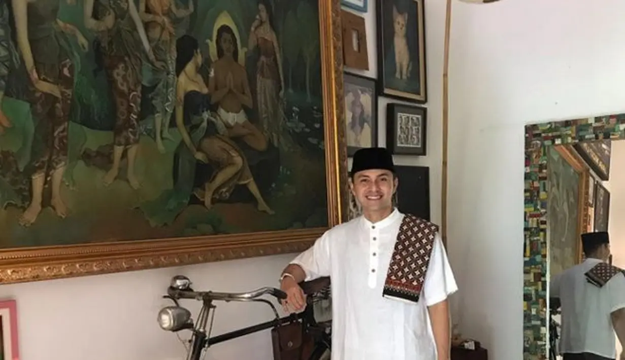 <p>Rumah Anjasmara sempat dibilang kandang burung oleh mertuanya. Ternyata Dian Nitami mengajukan syarat kepada Anjasmara untuk mempunyai rumah sebelum menikah. [Foto: Instagram @anjasmara]</p>