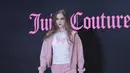 Koleksi ini tersedia dalam berbagai pilihan materials seperti velour, terry, scuba-like fabric neoprene yang ringan dan nyaman saat dipakai.  Credit: Juicy Couture