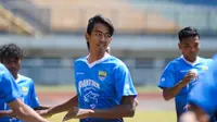 Kakang Rudianto mulai gabung latihan bersama Persib Bandung, Senin (7/9/2020). (Bola.com/Erwin Snaz)