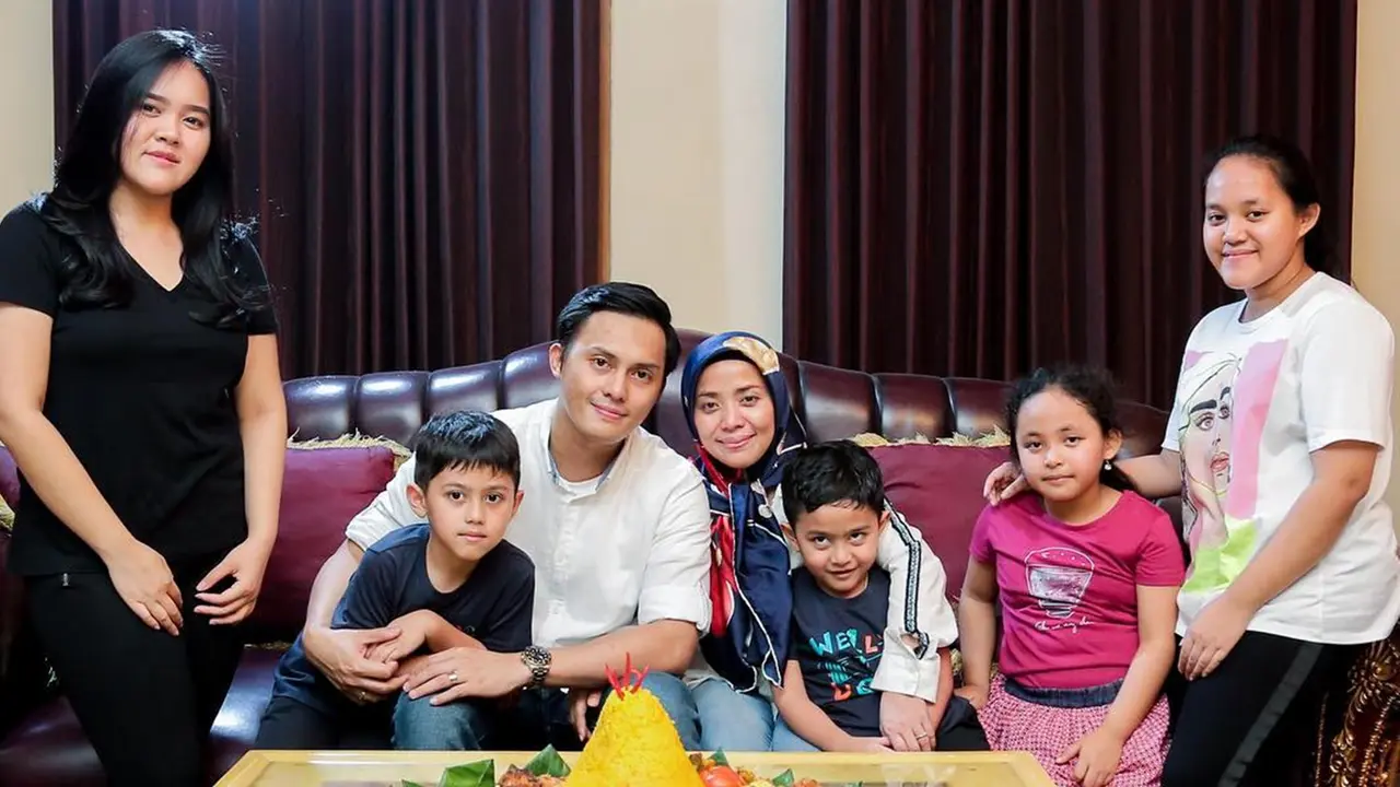 Jadi Ayah Sambung, Ini 6 Potret Kedekatan Fadel Islami dan Kelima Anak Muzdalifah
