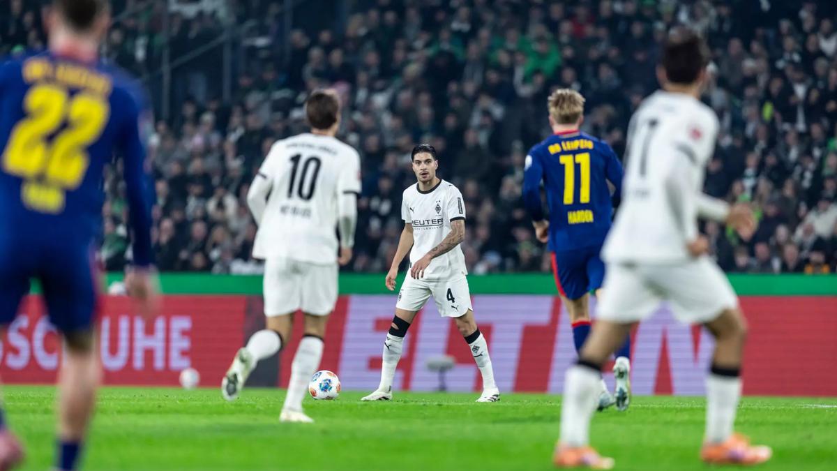 Rapor Kevin Diks saat Monchengladbach Diremuk Hoffenheim: Tak Bermain Buruk, Tetapi Pertahanan Jebol 5 Kali