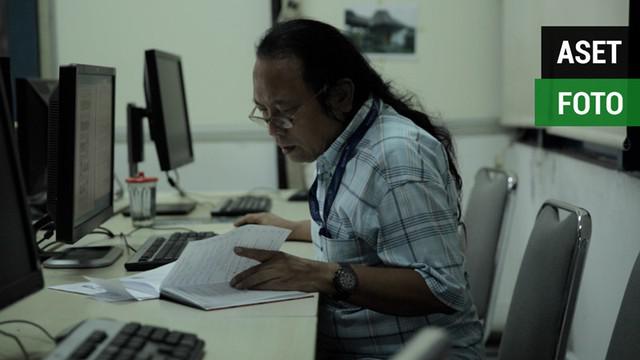 Berita video wawancara salah satu pendiri Tabloid BOLA, Ignatius Sunito, tentang aset-aset foto BOLA yang telah diabadikan dalam bentuk digital.