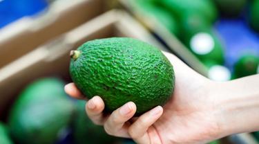 Ilustrasi memilih alpukat