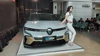 Maria Vania menjadi model dalam peluncuran Renault Megane E-Tech (Otosia.com/Nazar Ray)