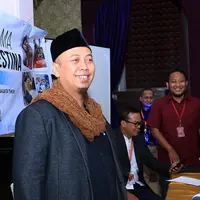 Tidak hanya berdua sang anak, Ghaniya D’Salma Firdaus , ada juga Melly Goeslaw yang turut andil ke Palestina bersama dengan Opick dan anggota Duta Kemanusiaan Indonesia lainnya. (Deki Prayoga/Bintang.com)