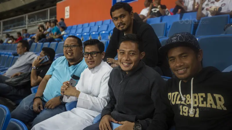 Evan Dimas Nonton Bola