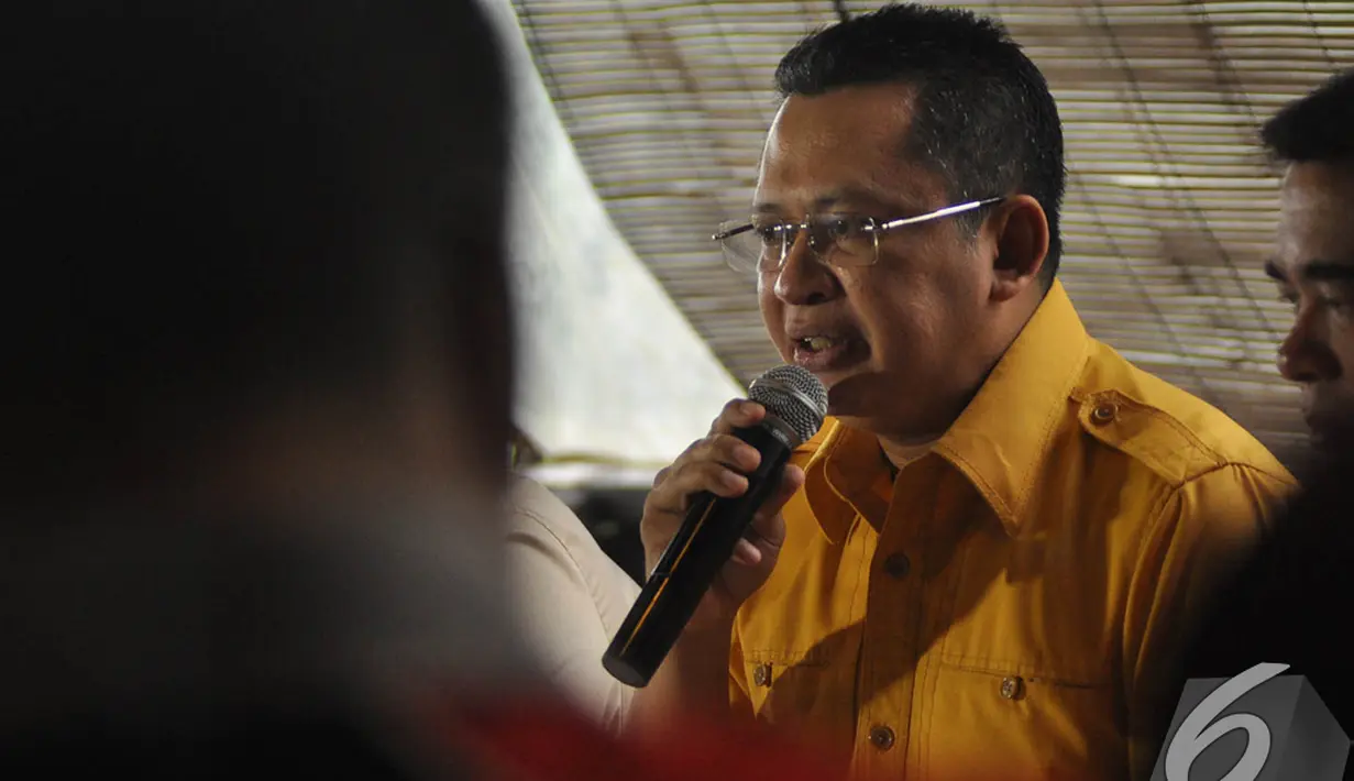 Bendahara Umum Partai Golkar kubu Aburizal Bakrie (Ical), Bambang Soesatyo meyakini tidak ada DPD yang membawa mandat resmi ke Musyawarah 'tandingan' Nasional PG di Ancol, Jakarta, Minggu (7/12/2014). (Liputan6.com/Miftahul Hayat)