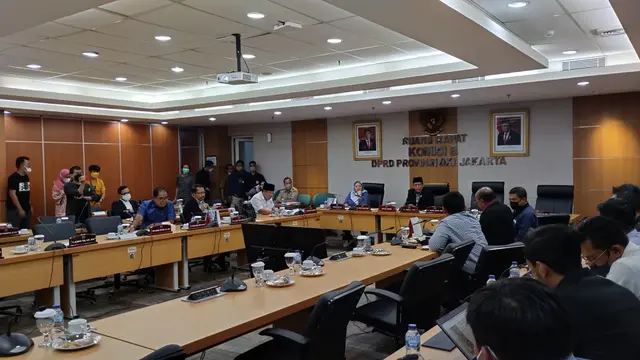 rapat kerja Komisi B DKI Jakarta.