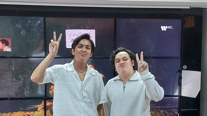 Daun Jatuh baru saja merilis EP bertajuk Seruni, selain mini album mereka juga mengumkan formasi baru