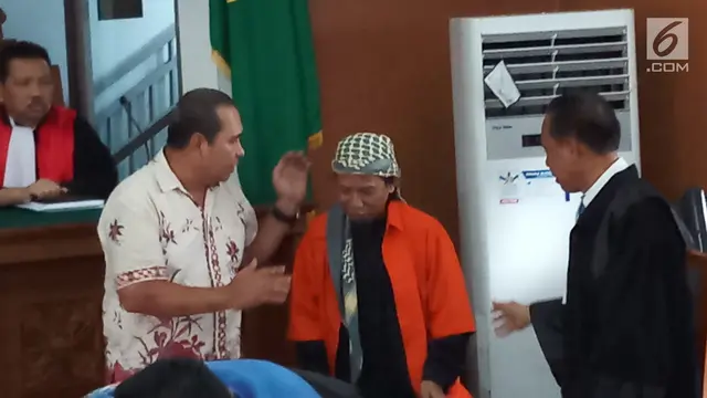 Ketika Korban Peluk dan Salami Terdakwa Bom Thamrin