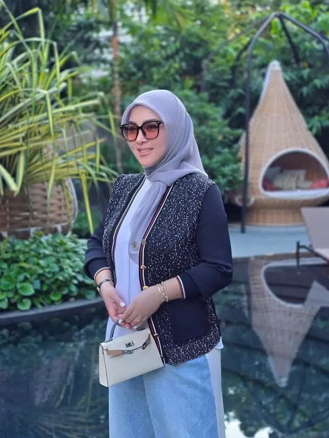 Syahrini Pasca Melahirkan 3 Bulan Bentuk Tubuh Kembali Normal. [@princessyahrini]