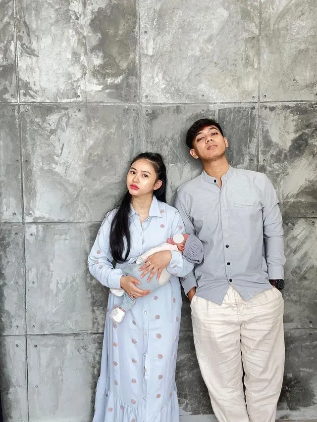 Pesona Adinda Azani Rayakan Lebaran Pertama Bersama Anak Layaknya Gadis Berumur 17 Tahun