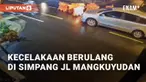 Kecelakaan terjadi di simpang Jl Mangkuyudan dan Jl Mantrijeron. Pengendara sering menabrak road barrier di simpang empat tersebut