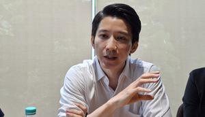 Diabetes melitus kronis ternyata bisa menyerang di segala usia, bukan lagi lansia. Jika tak tertangani dan dikendalikan, bisa jadi menggerogoti kaki, menimbulkan kebutaan, dan komplikasi lainnya.