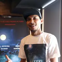 Menanggapi perseteruan Ahmad Dhani vs Farhat Abbas, dengan tegas Norman mendukung aksi-aksi Ahmad Dhani dalam membungkam Farhat Abbas. (Nurwahyunan/Bintang.com)