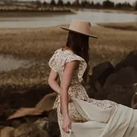 Kebanyakan perempuan lebih dominan energi feminin. (Foto: Unsplash/Priscilla Du Preez)