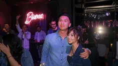Menginjak usia yang ke-25, pemain sinetron kondang Nikita Willy mengadakan perayaan momen bertambah usianya tersebut. Dalam momen membahagiakan tersebut tak lupa sang kekasih, Indra Priawan turut menyemarakkan. (Liputan6.com/IG/nikitawillyofficial94)