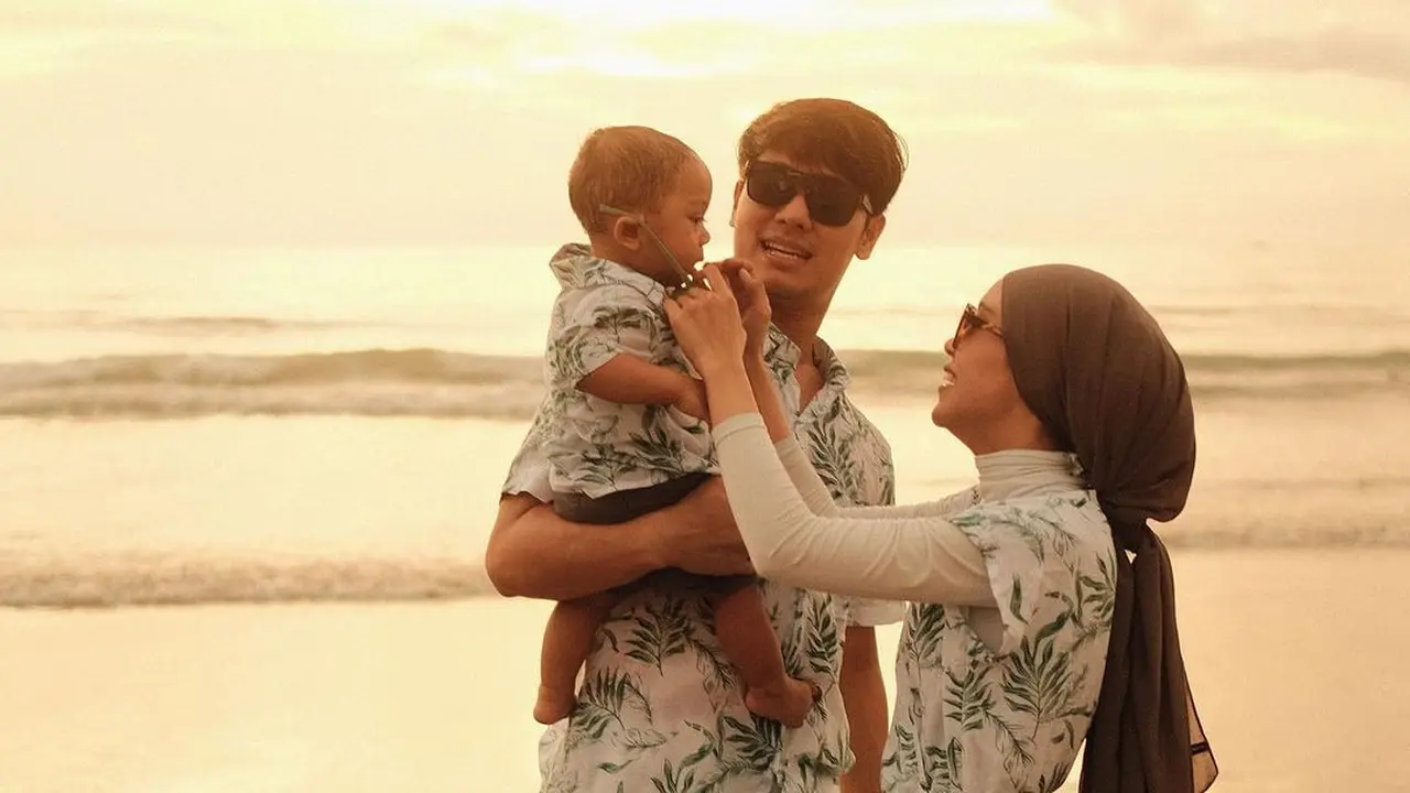 Kembali Mesra, 6 Potret Kompak Lesti Kejora-Rizky Billar dan Fatih Kembaran Baju saat Liburan di Bali