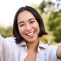 ilustrasi perempuan bahagia/Mix and Match Studio/Shutterstock