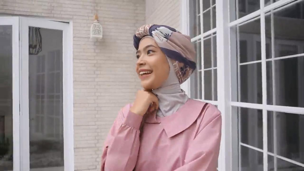Inspirasi Gaya Hijab Persegi untuk Berbuka Bersama