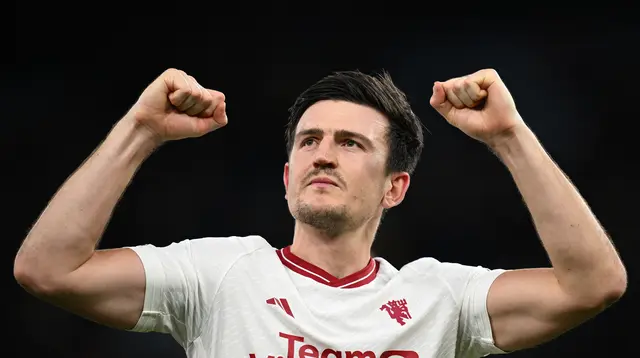 Penampilan Harry Maguire saat Manchester United bertandang ke markas Aston Villa, Senin (12/2/2024) dini hari WIB mendapatkan pujian (AFP/Paul Ellis)