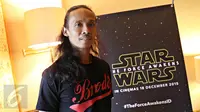 Aktor film Star Wars The Force Awakens Yayan Ruhian saat wawancara dengan wartawan di Jakarta, Rabu (16/12/2015). (Liputan6.com/Immanuel Antonius)