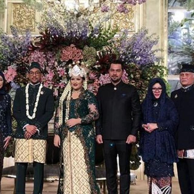Di Pernikahan Anak Kandung Anissa Trihapsari Dan Ari Sigit Reuni Showbiz Liputan6 Com