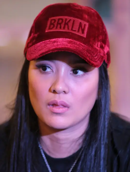 "Saya berharap bahwa bangsa ini bisa jujur menampilkan sejarahnya baik itu yang baik, baik itu yang membanggakan, baik itu yang kelam sekalipun, harus berani "ini lho sejarah," jelas Marcella Zalianty. (Adrian Putra/Bintang.com)