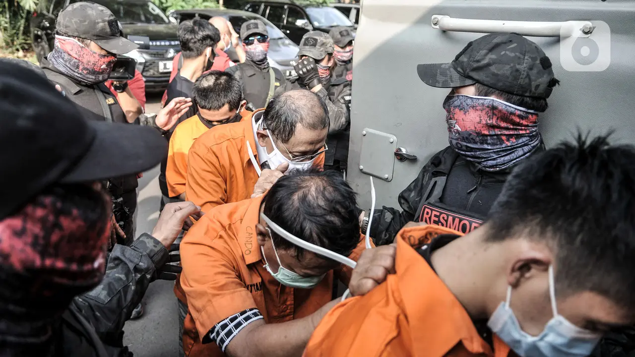FOTO: Polisi Bekuk 12 Tersangka Pembunuhan Pengusaha Pelayaran