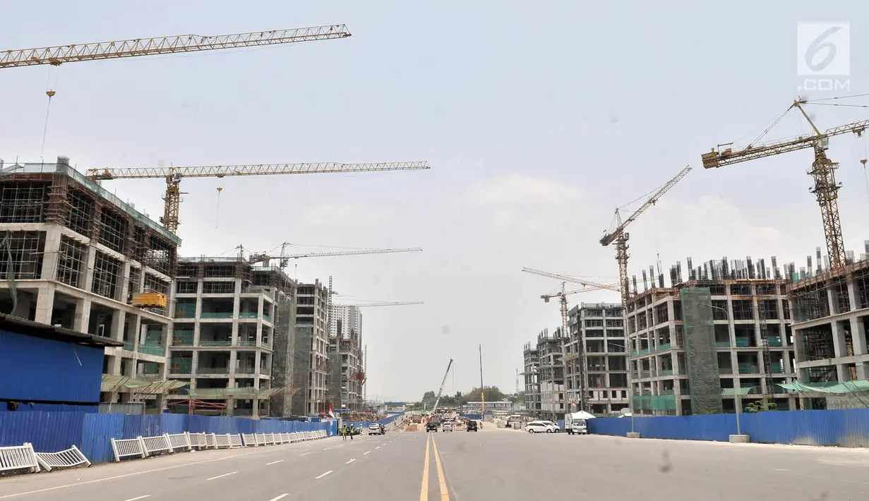 Pemandangan proyek pembangunan Apartemen Meikarta di Cikarang, Bekasi, Jawa Barat, Kamis (18/10). Bupati Bekasi Neneng Hasanah Yasin menjadi tersangka kasus perizinan proyek Meikarta bersama tujuh orang lainnya. (Merdeka.com/Iqbal Nugroho)