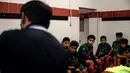 Para Pemain Korea-Korea Selecao ketika diberikan instruksi oleh pelatih di saat ujicoba melawan Vitoria Clube de Lisboa pada Selasa (26/11/2024).