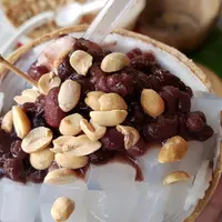 Ilustrasi es kacang merah kelapa muda./Copyright pixabay.com/users/shinko31-7293033