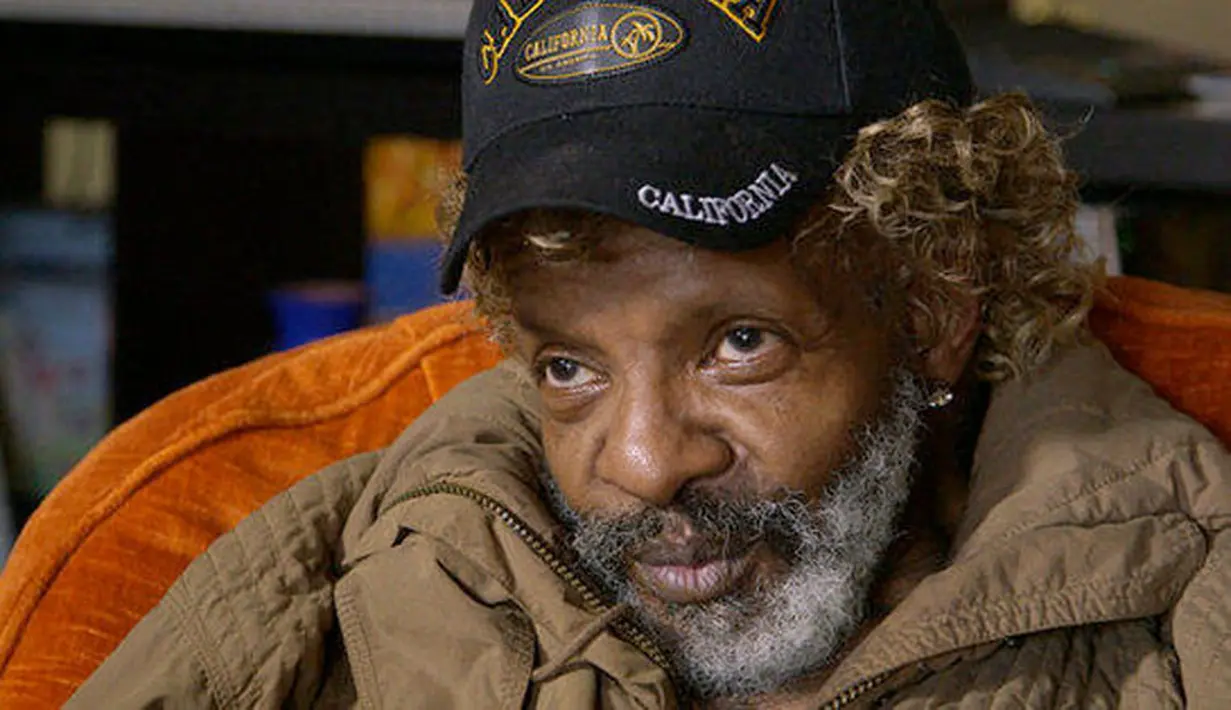 Sly Stone pernah menjadi ikon musik dan miliki banyak rumah di AS. Namun nasibnya pun berubah karena narkoba. (Exclaim!)