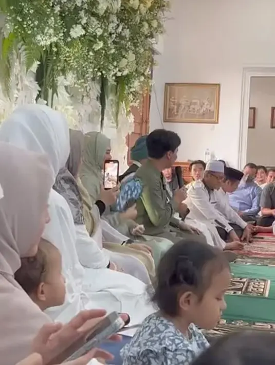 <p>[Instagram Story/hennyyrahman]</p>