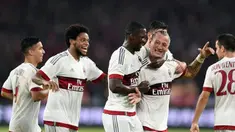 Philippe Mexes bek AC Milan mencetak gol tunggal kemenangan bagi AC Milan atas Inter Milan di International Champions Cup 2015.