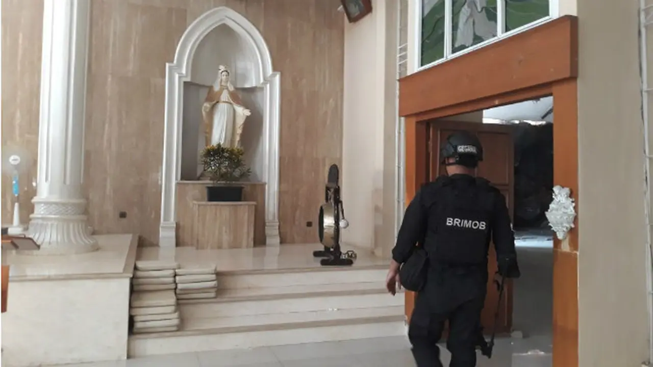 Usai Aksi Teror Bom Surabaya, Polisi Perketat Pengamanan Gereja