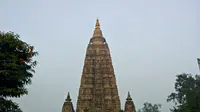 Mahabodhi Temple yang terletak di Bodh Gaya, India, menjadi tempat suci bagi umat Buddha dari seluruh dunia. (Liputan6.com/Citra Dewi)