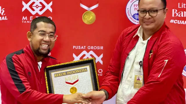 Pusat Grosir Metro Tanah Abang Pecahkan Rekor MURI Busana Merah Putih Terbanyak di Indonesia di Hari Kemerdekaan ke-79 . dok. Pusat Grosir Metro Tanah Abang