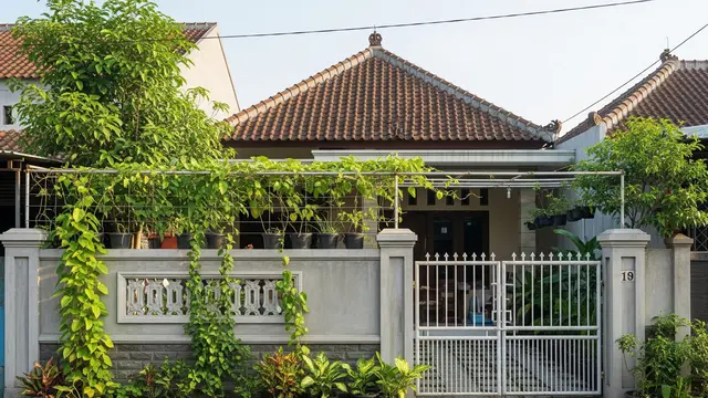 Pagar Garis Vertikal Minimalis