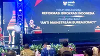 Menteri Koordinator Bidang Maritim dan Investasi (Menko Marves) Luhut Binsar Pandjaitan menghadiri peluncuran buku biografi Menteri Pendayagunaan Aparatur Negara dan Reformasi Birokrasi (PAN-RB) Abdullah Azwar Anas pada Kamis, 10 Oktober 2024.